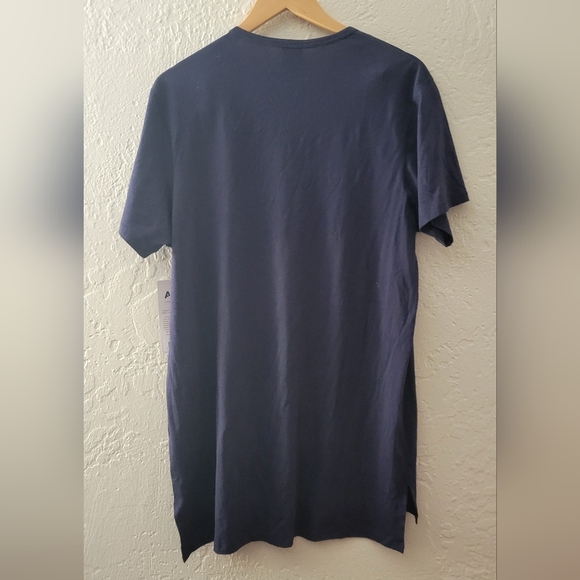 APL The Perfect Holiday Tee Size Large NWT - Picture 2 of 10